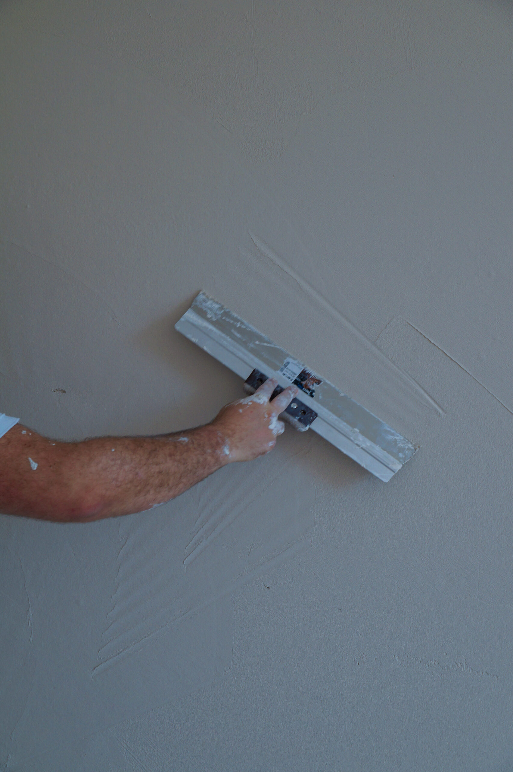 Stucwerk glad maken
